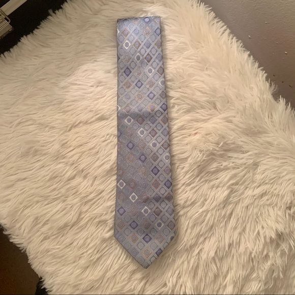 ✨ 4 for $16 Michael Kors Tie!